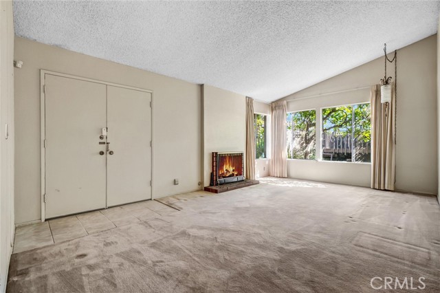 Image 3 of 32 For 19435 Almadin