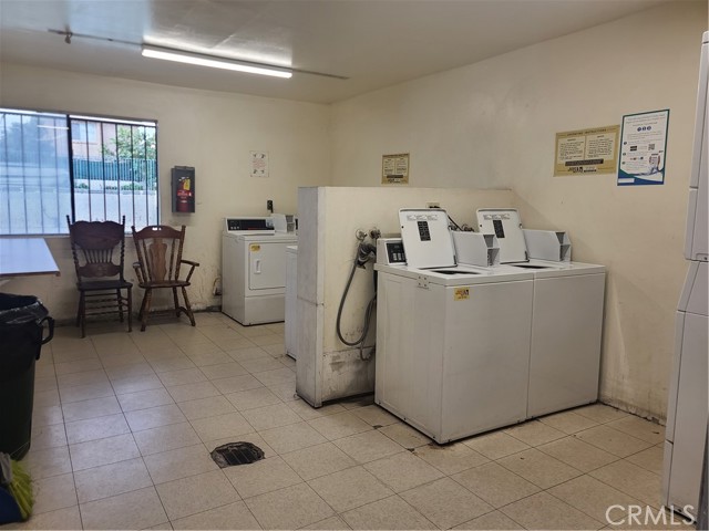 8847 Willis Avenue, D01 photo 14