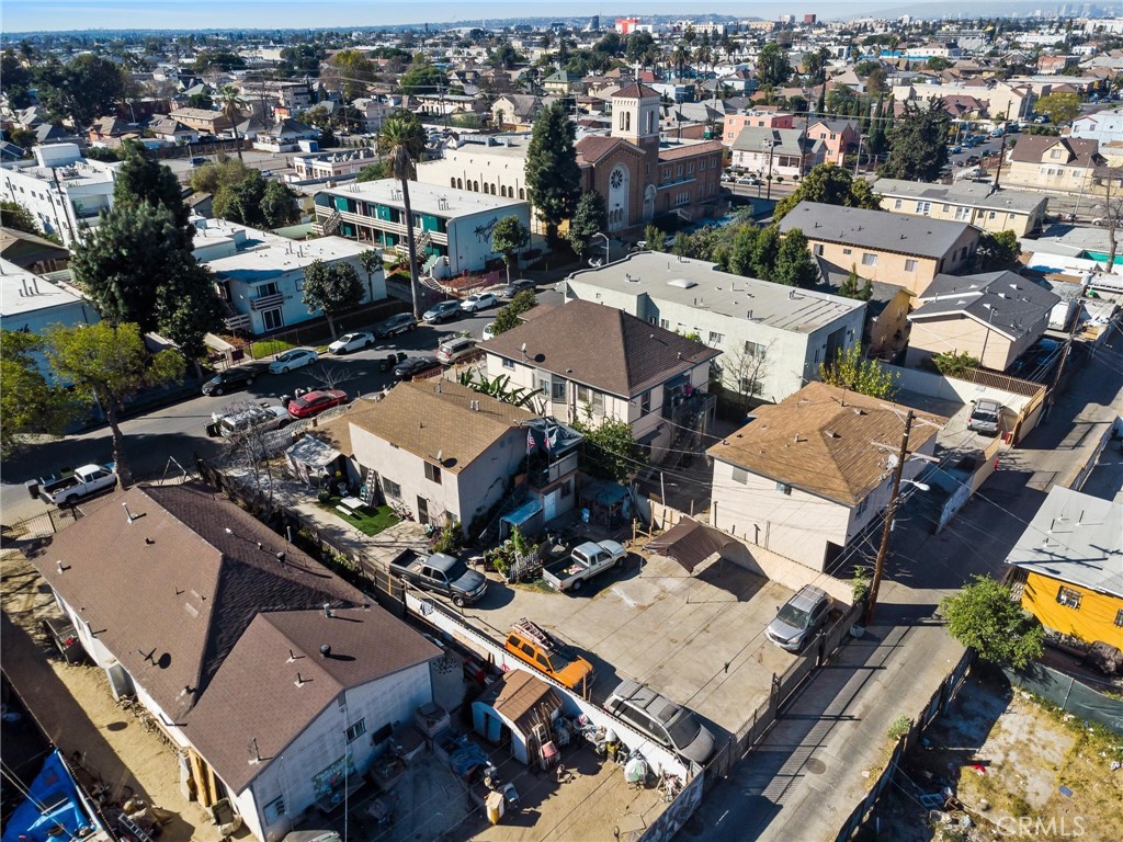 MLS #DW25110570 img 3