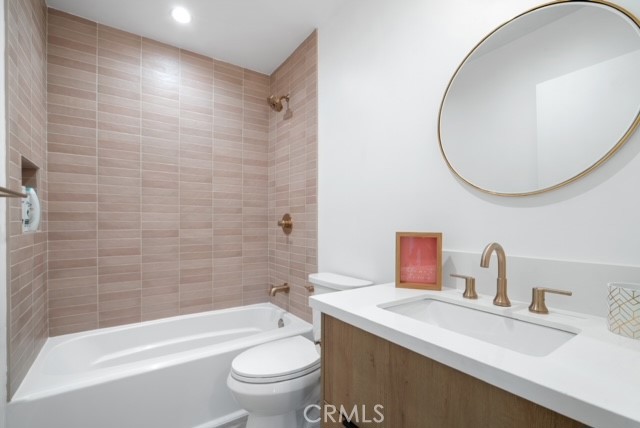 MLS #WS25253863 image #20