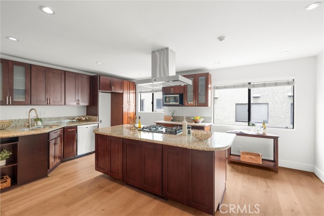 1832 Rockefeller Lane, Redondo Beach CA: https://media.crmls.org/medias/1757744b-8a1a-4de7-a9b6-c85ba2f8234b.jpg
