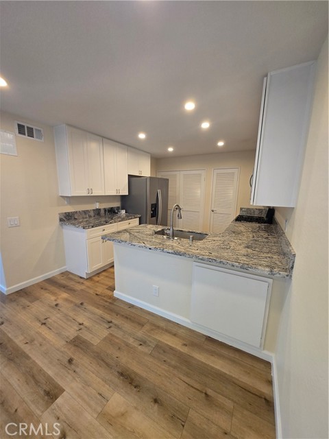 Detail Gallery Image 15 of 34 For 22 Exeter #23,  Irvine,  CA 92612 - 1 Beds | 1 Baths