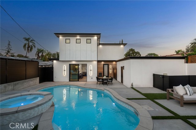 555 N Plymouth Boulevard, Hancock Park CA: https://media.crmls.org/medias/1757ad71-bc3b-42fb-ad0f-f0f87d7f3a6a.jpg