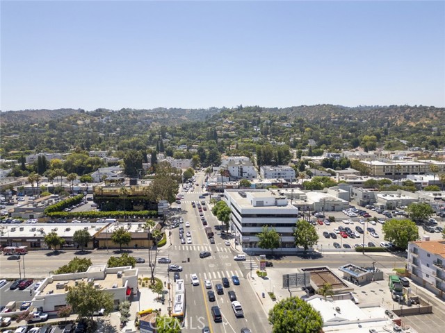 4419 Van Nuys Boulevard, Sherman Oaks CA: https://media.crmls.org/medias/1757f8d1-dfc2-46c3-abfb-7e30d6fbddfe.jpg