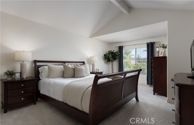 30 Calle Del Sur, Rancho Santa Margarita CA: https://media.crmls.org/medias/17580063-cc28-4642-abde-b6a52065eada.jpg