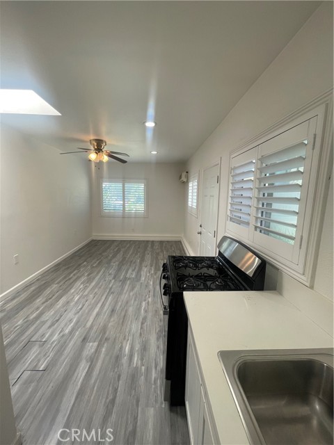 7844 Nevada Avenue, Canoga Park CA: https://media.crmls.org/medias/1758707e-1571-4c7a-9160-6ea551d88a32.jpg