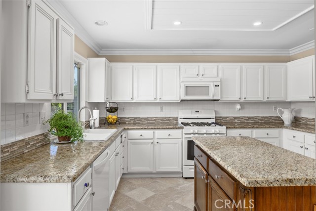 Detail Gallery Image 7 of 24 For 32295 via Arias, Temecula,  CA 92592 - 4 Beds | 2 Baths