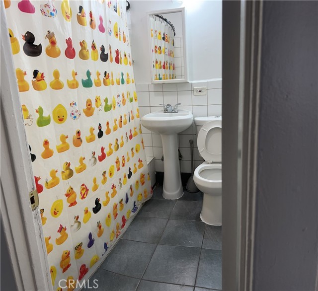 1042 N Banning Boulevard, Wilmington (los Angeles), CA, 90744 1042 N Banning Boulevard, Wilmington (los Angeles), CA, 90744