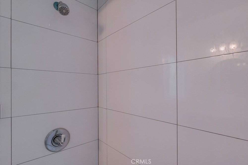 https://media.crmls.org/medias/1759612b-099f-47ee-b39f-4c2da2aaa9b1.jpg?preset=X-Large