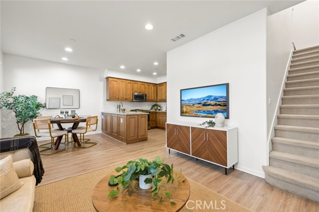 Detail Gallery Image 17 of 35 For 922 E Baseline Rd, Claremont,  CA 91711 - 3 Beds | 2/1 Baths