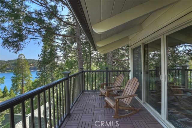 28844 Cedar Drive, Lake Arrowhead CA: https://media.crmls.org/medias/17599d29-4714-4fe0-9a94-8c805ba5d61f.jpg
