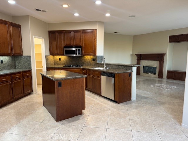 Detail Gallery Image 13 of 35 For 31952 Cedarhill Ln, Lake Elsinore,  CA 92532 - 4 Beds | 2 Baths