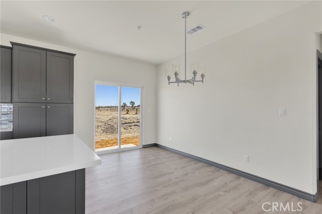 Detail Gallery Image 10 of 36 For 12015 Rosado Rd, Pinon Hills,  CA 92372 - 4 Beds | 2/1 Baths