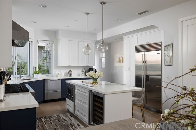 Detail Gallery Image 8 of 52 For 428 7th, Huntington Beach,  CA 92648 - 3 Beds | 3/1 Baths