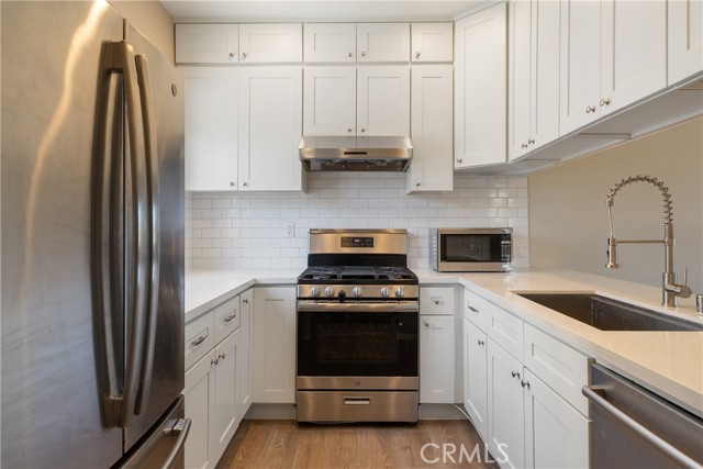 Detail Gallery Image 2 of 25 For 7465 Western Bay, Buena Park,  CA 90621 - 2 Beds | 2/1 Baths