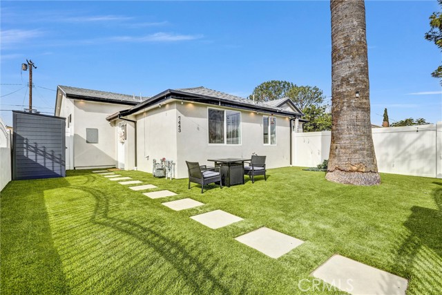 7443 Oakdale Avenue, Winnetka CA: https://media.crmls.org/medias/175ac7b1-bc9f-44b0-bb47-a2cd7ba6658b.jpg