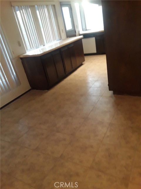 Detail Gallery Image 8 of 13 For 2248 Arrowhead Ave, Rialto,  CA 92377 - 5 Beds | 2 Baths