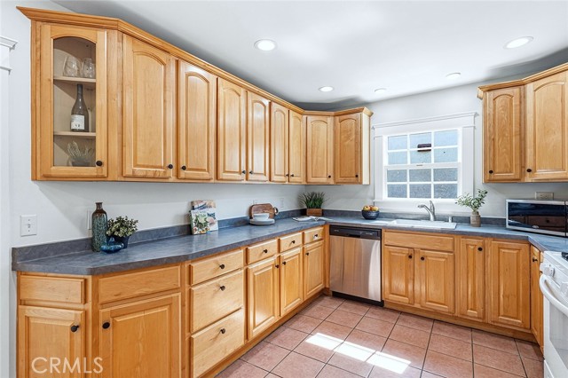 Detail Gallery Image 10 of 37 For 1384 Prospect, Long Beach,  CA 90804 - 3 Beds | 2 Baths