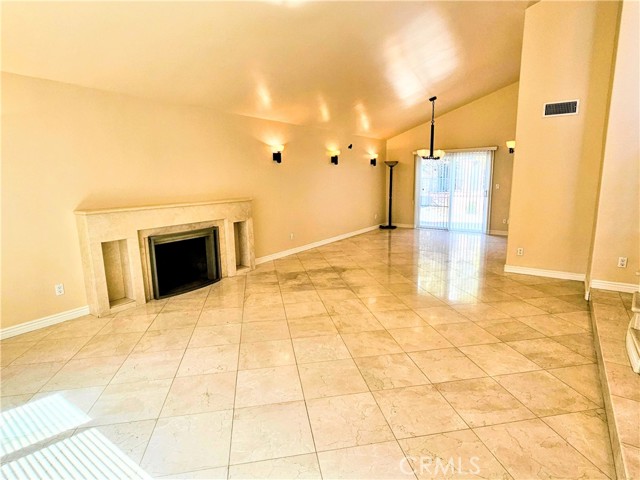 Detail Gallery Image 4 of 30 For 18521 Calle Vista Cir, Porter Ranch,  CA 91326 - 5 Beds | 4 Baths