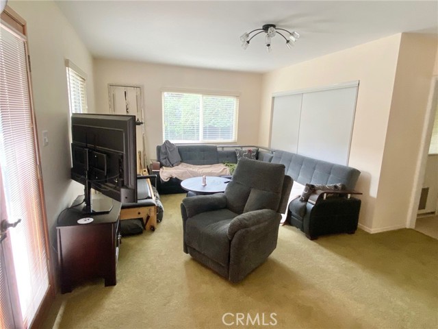 12740 Tiara Street, Valley Village CA: https://media.crmls.org/medias/175d3633-01b3-4806-aafa-717b0497f64a.jpg