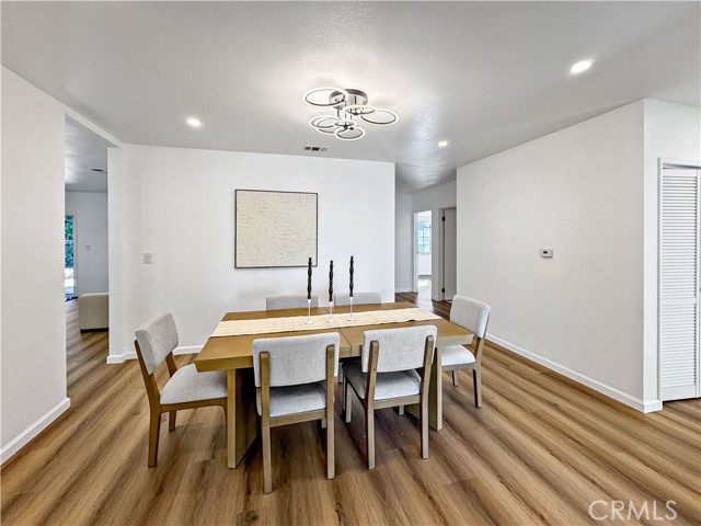 Detail Gallery Image 3 of 5 For 12930 Gilmore Ave, Los Angeles,  CA 90066 - 3 Beds | 2 Baths