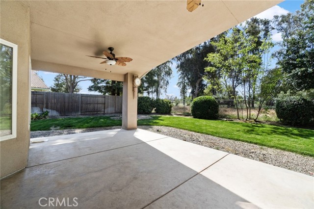 122 East, Madera CA: https://media.crmls.org/medias/175d815c-fed2-426a-9ce3-cbbadc82b691.jpg