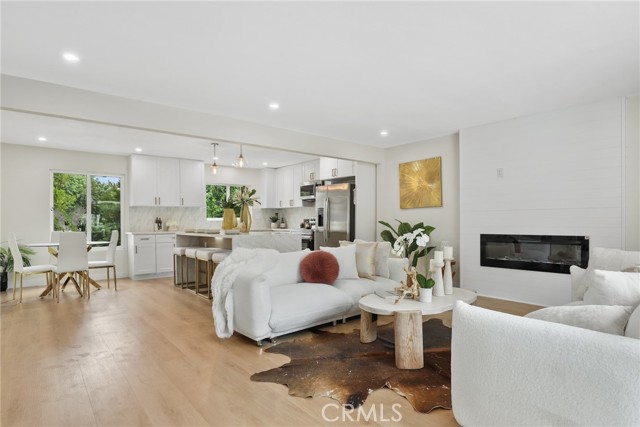 Detail Gallery Image 1 of 34 For 12635 Dorina Pl, Granada Hills,  CA 91344 - 5 Beds | 3/1 Baths