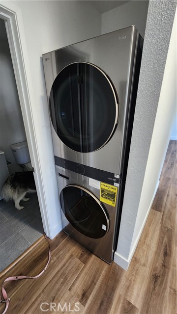 Stainless Steel laundry included