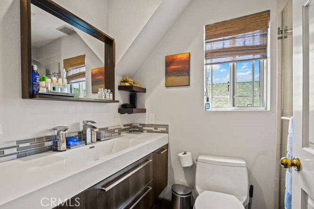 732 Cordova Avenue, Glendale CA: https://media.crmls.org/medias/175dffbf-cfea-4b87-aeea-150c01d17efc.jpg
