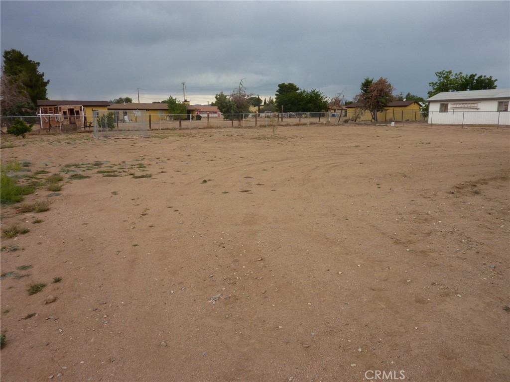 https://media.crmls.org/medias/175e026d-b386-433e-acf4-bbde570b16a2.jpg?preset=X-Large