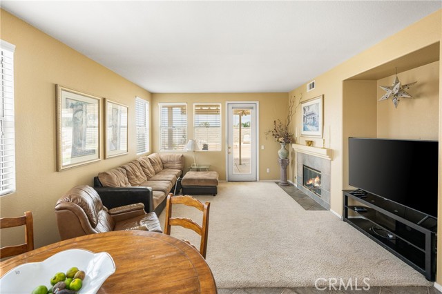 Detail Gallery Image 8 of 32 For 833 W Orange Heights, Corona,  CA 92882 - 5 Beds | 3/1 Baths