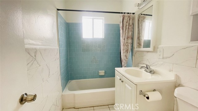 1083 Gaviota Avenue, Long Beach CA: https://media.crmls.org/medias/175ebbe6-d009-40d6-b6e0-cbd06f67188f.jpg