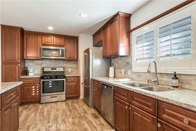 33278 Colorado, Yucaipa CA: https://media.crmls.org/medias/17605490-cf9a-4192-97a1-e6546a5c39e6.jpg