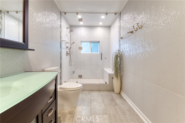 Detail Gallery Image 14 of 52 For 7796 Skyhill Drive, Los Angeles,  CA 90068 - 5 Beds | 3 Baths