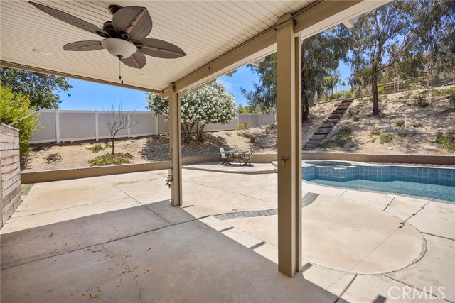 27509 Colt Drive, Corona CA: https://media.crmls.org/medias/17614b9d-5a8b-4420-8c53-e7cd26e005fe.jpg