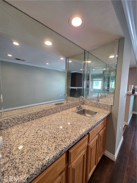 21901 Moneta Avenue, Carson CA: https://media.crmls.org/medias/1761e855-5abe-4888-a32c-82f1758694c6.jpg