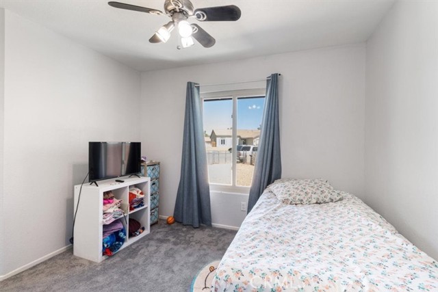 10715 Wakefield E Street, Adelanto CA: https://media.crmls.org/medias/17621197-bbab-4725-858b-a7b069758e2c.jpg