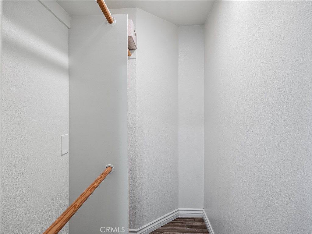 https://media.crmls.org/medias/17629262-5155-4510-9a19-e8fd637e0a14.jpg?preset=X-Large