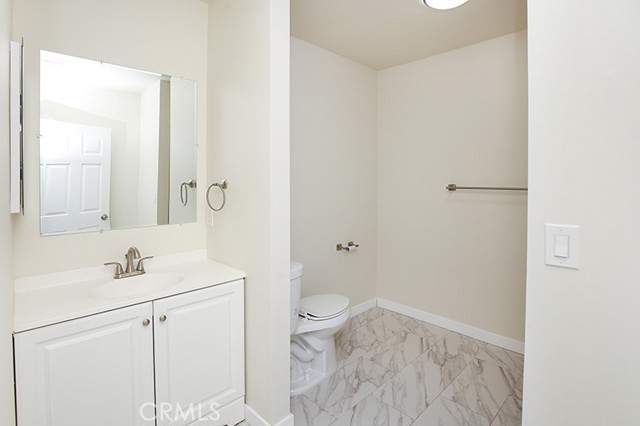 10709 Sherman Place, Sun Valley CA: https://media.crmls.org/medias/1762bd7a-4c7a-4114-902d-cde24299d244.jpg