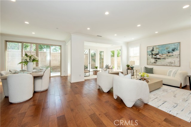 Detail Gallery Image 9 of 36 For 238 Shelbourne, Irvine,  CA 92620 - 4 Beds | 4 Baths