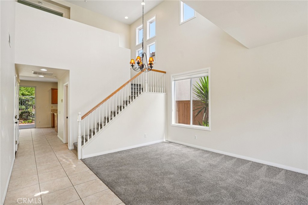 MLS #OC25182457 img 2