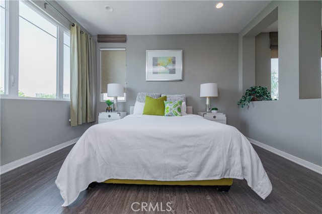 727 Beacon, Irvine CA: https://media.crmls.org/medias/17642de0-589a-4a9d-8e76-72546abf816c.jpg