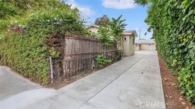 Detail Gallery Image 7 of 11 For 11315 Miranda, North Hollywood,  CA 91601 - 2 Beds | 2 Baths