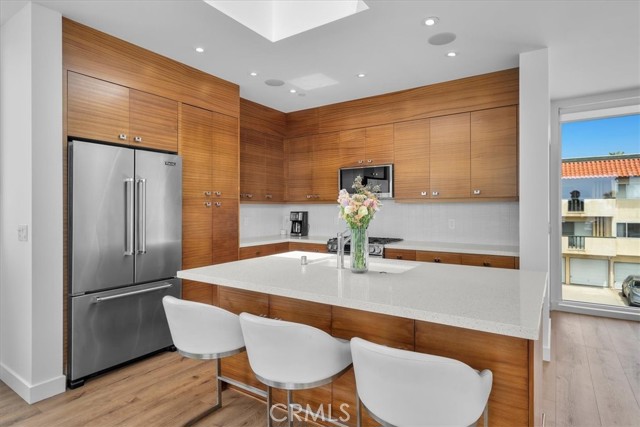 Detail Gallery Image 12 of 50 For 1501 Monterey Bld, Hermosa Beach,  CA 90254 - 4 Beds | 3/1 Baths