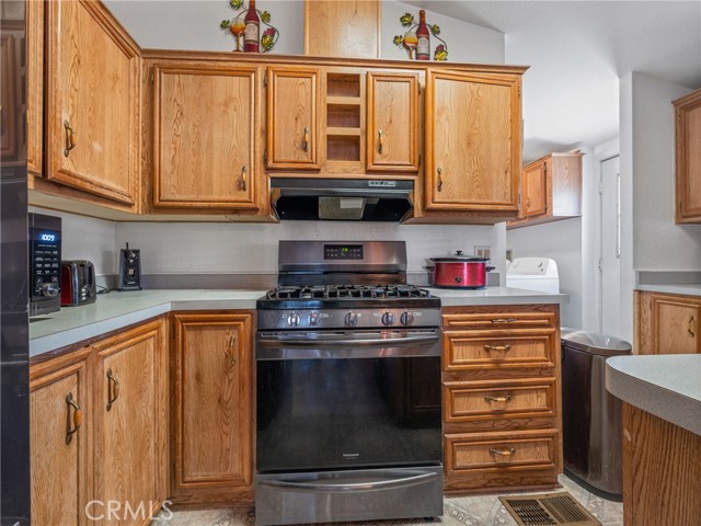 Detail Gallery Image 14 of 23 For 14153 Riviera Ct, Victorville,  CA 92395 - 3 Beds | 2 Baths