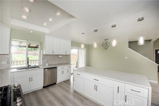 Detail Gallery Image 4 of 43 For 17631 Cottrell, Lake Elsinore,  CA 92530 - 3 Beds | 2 Baths