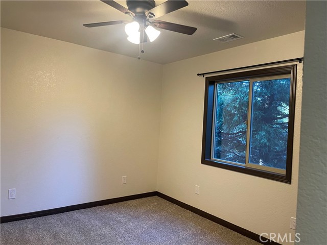 Detail Gallery Image 8 of 23 For 23878 Lakeview Dr, Crestline,  CA 92325 - 3 Beds | 2 Baths