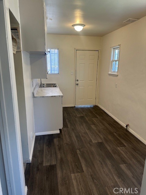932 W 71st Street, Los Angeles CA: https://media.crmls.org/medias/17661762-61f9-4e0d-8693-6dab81d44e63.jpg