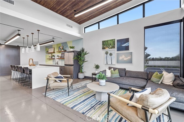 16235 Dawn Way, Tustin CA: https://media.crmls.org/medias/1767439a-1b50-4708-9fff-a7fe53d6fe5d.jpg