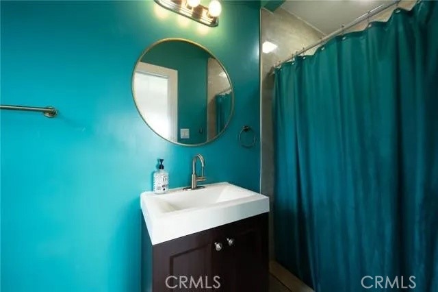 Detail Gallery Image 13 of 51 For 1818 W 81st, Los Angeles,  CA 90047 - 4 Beds | 2 Baths